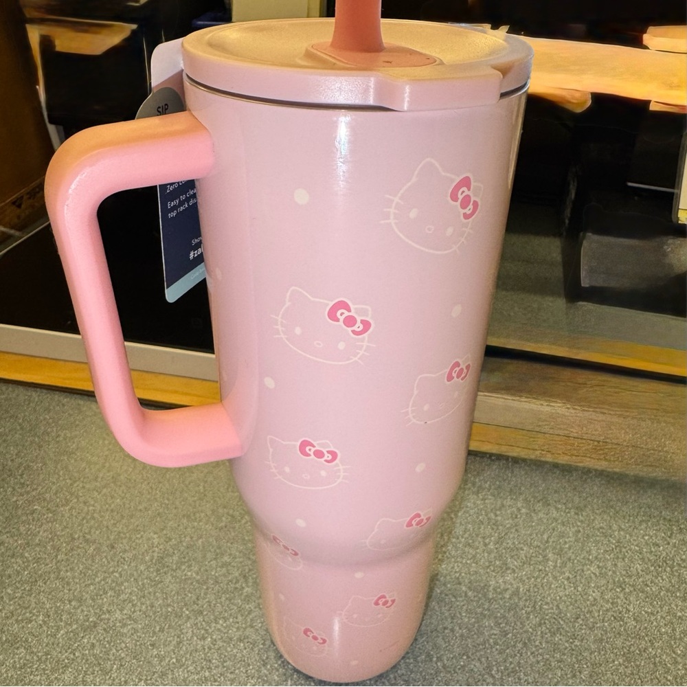 ZAK❗️Design Hello Kitty Bow Pink 30oz. Tumbler